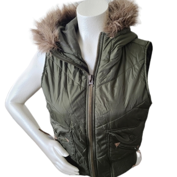 BB Dakota Fur Lined Hood Vest - Picture 1 of 8